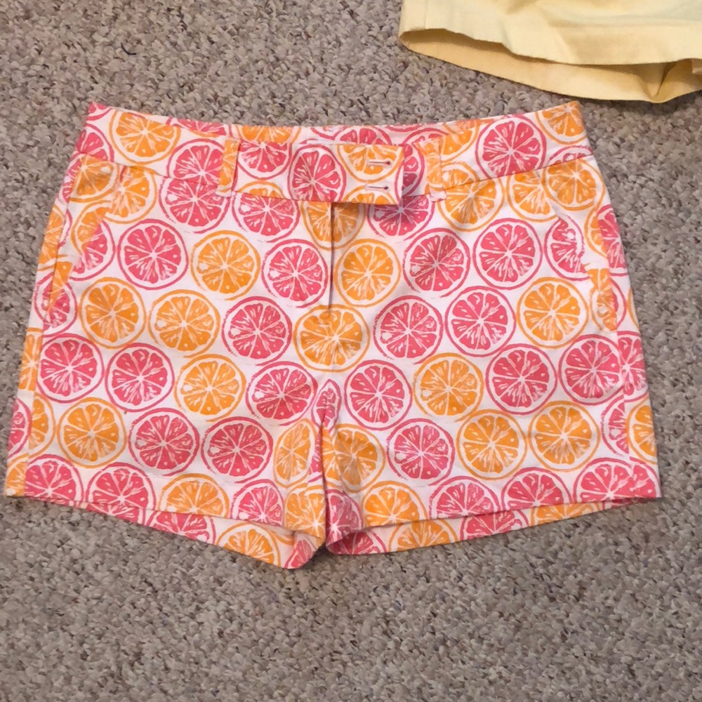 Vineyard vines size 8 citrus pattern shorts